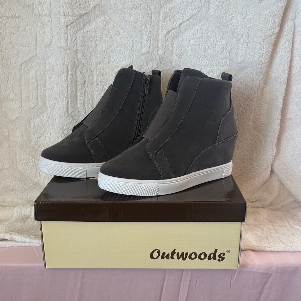 Outwoods Charcoal Wedge Sneakers